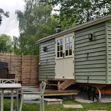 Romantic Shepherds Hut With Stunning Sunsets Hollingbourne Extérieur photo